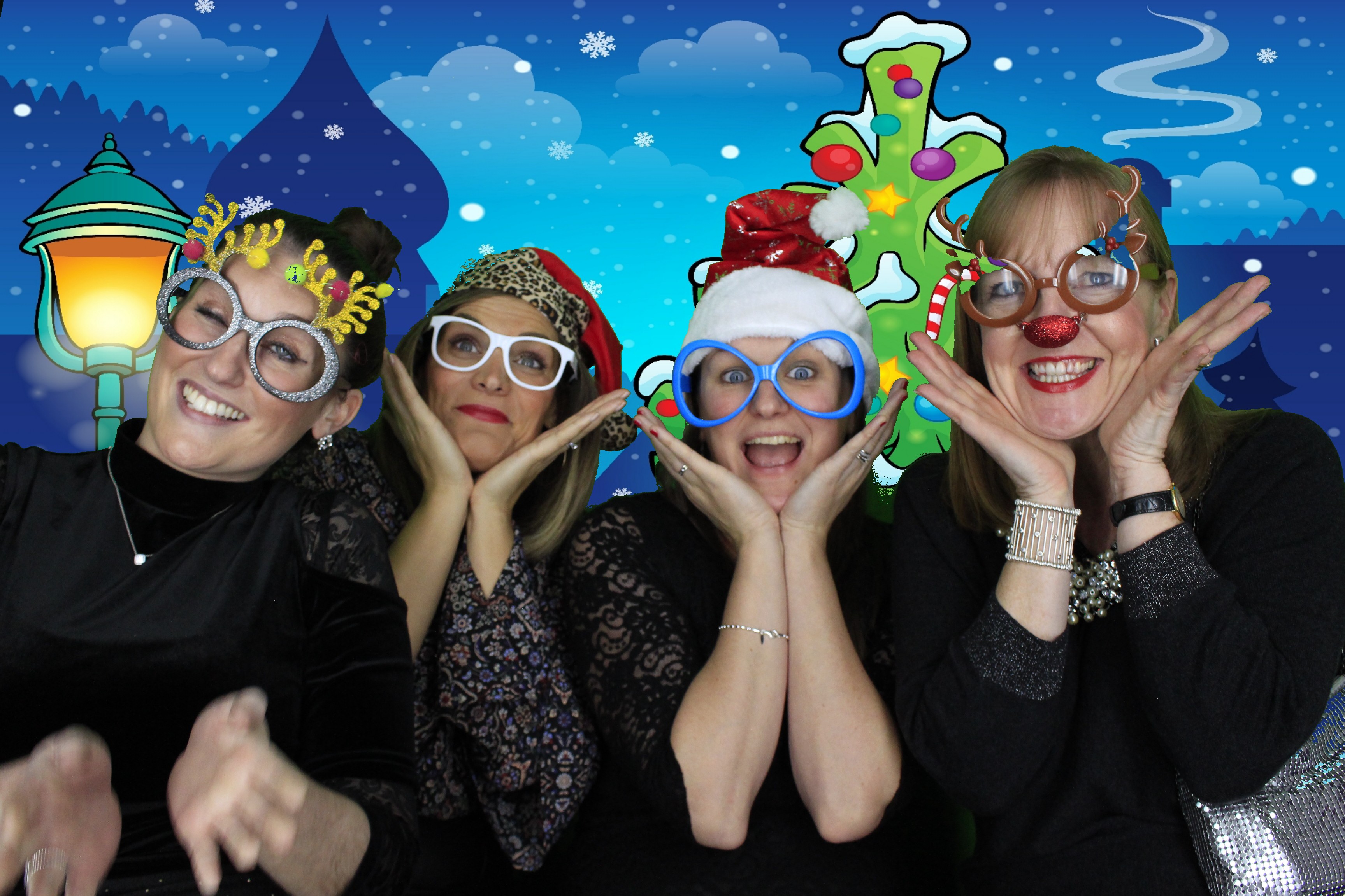Silvermere Christmas Party  | View more photos from the event at gallery.myphotoboothexperience.co.uk/u/MyPhotoBoothExperienceLtd/Silvermere-Christmas-Party-0